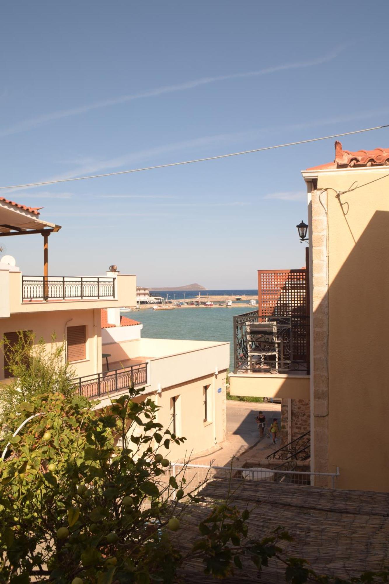 Myron & Gabby'S House Apartment โมเน็มวาซี ภายนอก รูปภาพ